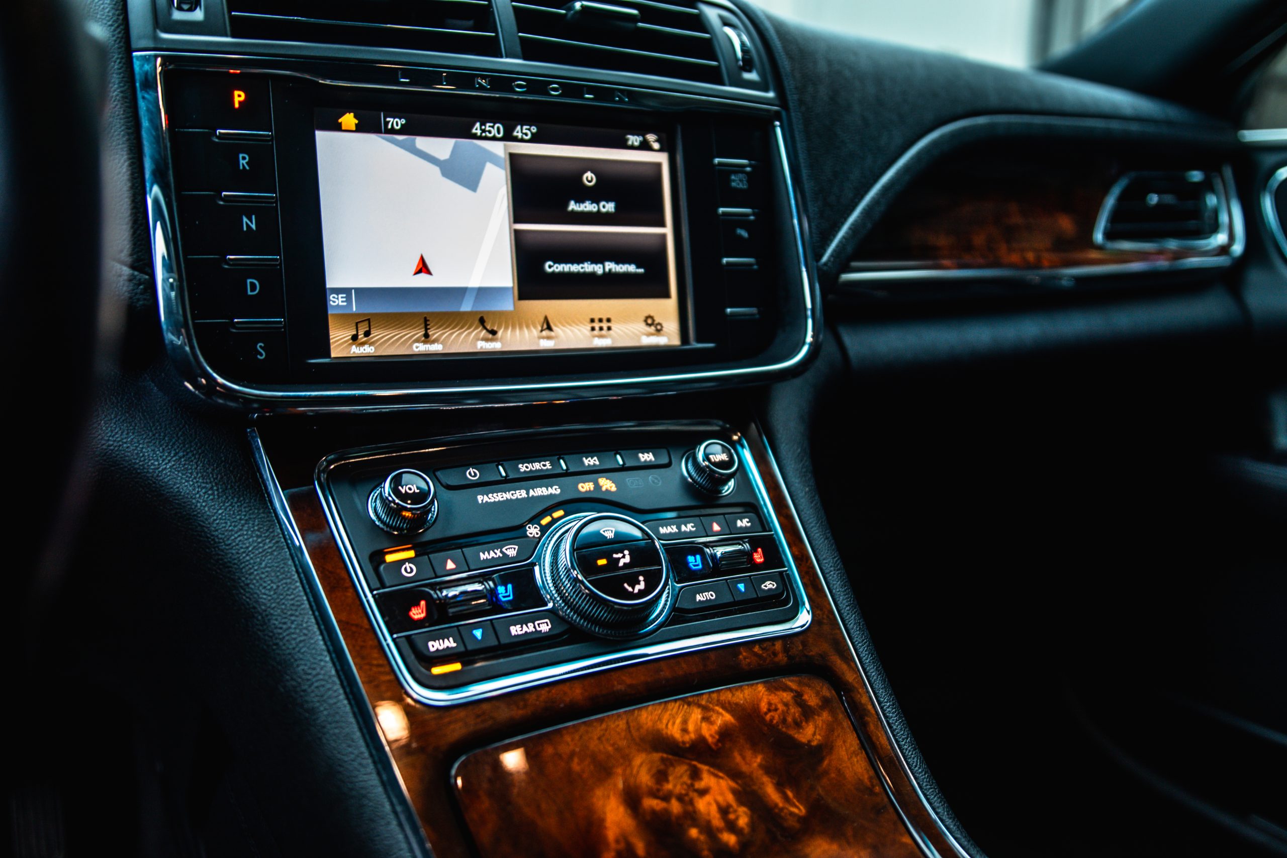 Avant Garde Limousines & Coach Limo Lincoln Continental Console Dashboard
